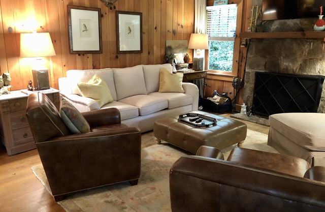 Minutes To Town, Wooded 2 Acre Retreat