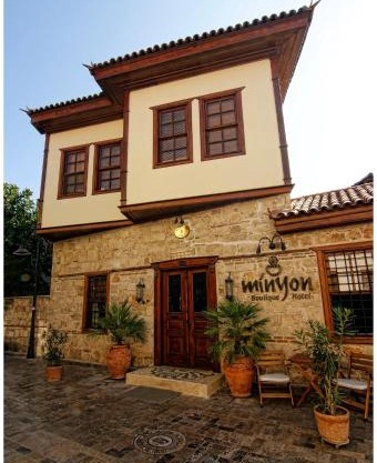 Minyon Hotel