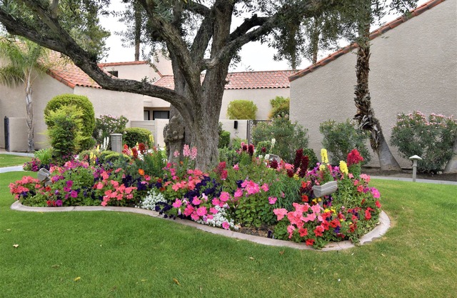 Mission Hills CC 1640 sf remodeled Tennis Villa, 3 bd w/2 masters on 17th green