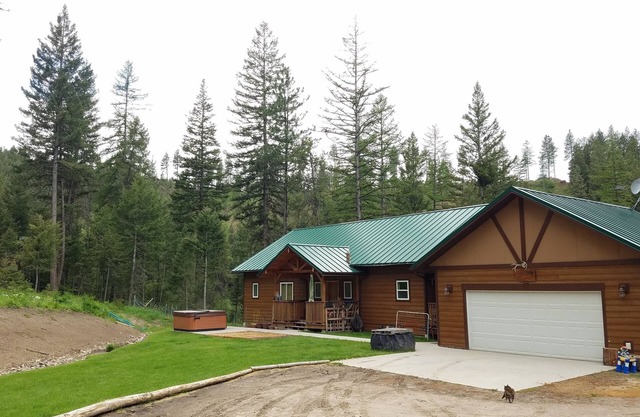 Missoula Deer Creek Cabin Retreat, HOT TUB, HIKING, BIKING, FISHING, FLOATING