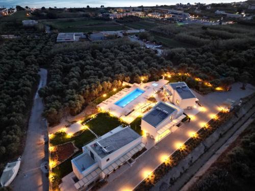 Mitos Villas Gerani 300sqm 8rooms&6baths 20 sleeps