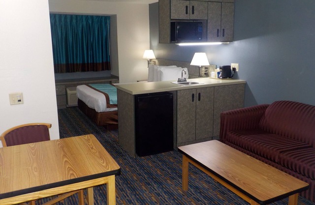 MJ Inn and Suites