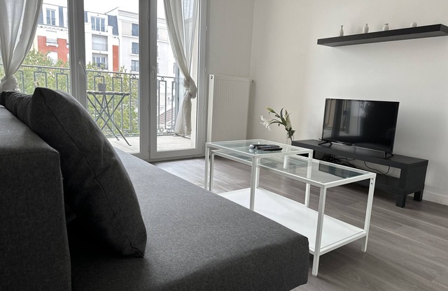 Moaki Paris : Luxury apartment, free parking, 3 stars ⭐️ ⭐️