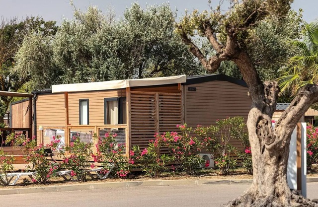 Mobil-home | Premium | 2 Bedrooms | 4 persons | Raised terrace | A/C | TV