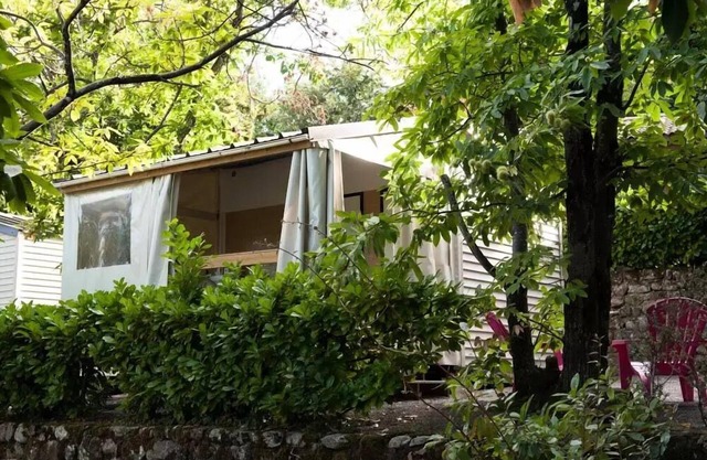 Mobil home Tithome from wednesday to wednesday in season 4 persons