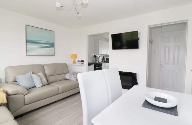 Modern Superior Chalet 5 min stroll Scratby Beach - handy for the Broads