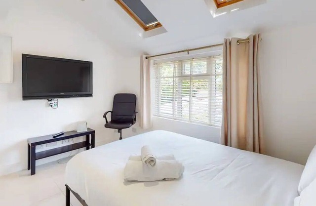 Modern 1 Bedroom Flat 3 Mins to Arnos Grove Tube