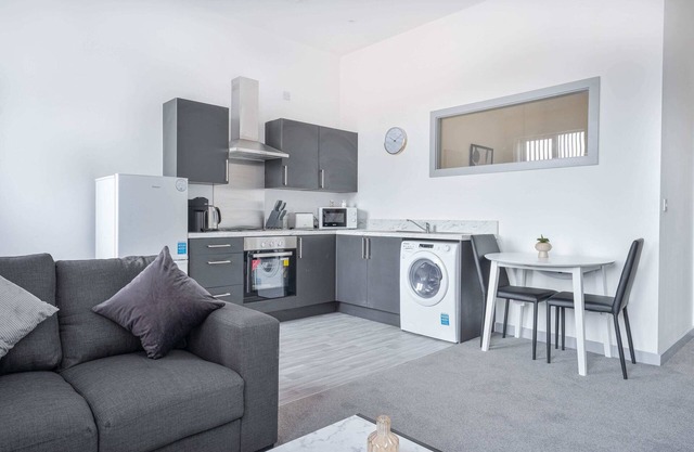 Modern 1BED Budget Apartment in Dudley