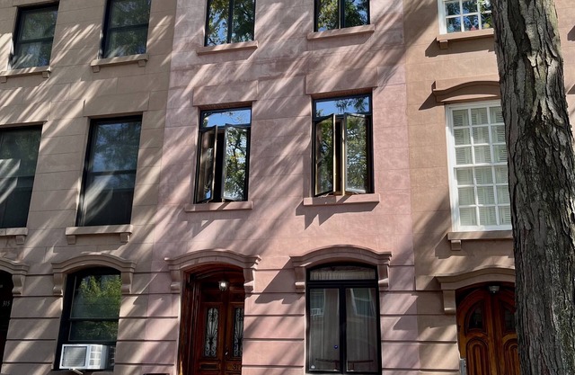 Modern 2 Bed 2 Bath & Sofa bed w/Dedicated workspace & Large Garden