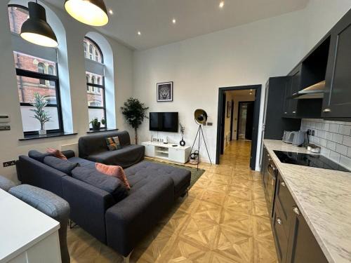Modern 2 Bed City Centre Apartment