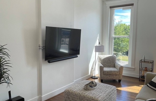 Modern 2 Bedroom Condo in Louisville