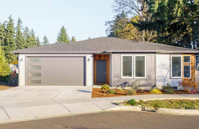 Modern 3/bedroom home with luxury amenities