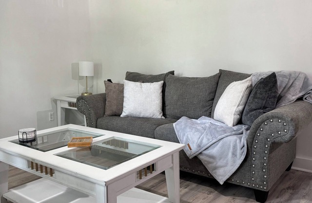 Modern 3BR Columbus Retreat Near Fort Benning Sleeps 9 & Pet-Friendly Yard