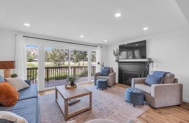 Modern 3BR in Serene Area/Near Ski Slopes & Town!