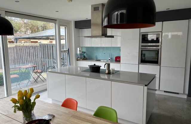 Modern 4 bed house near Dublin City