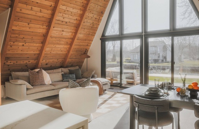 Modern Aframe Lake Views, Sauna, Hot tub, & Paddleboards
