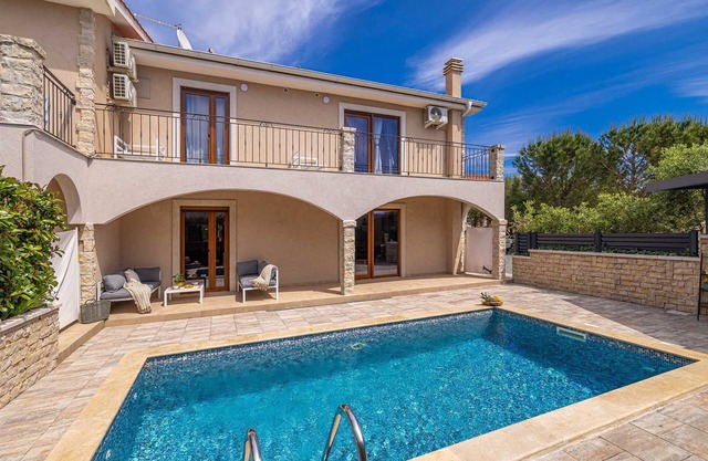 Modern and attractive holiday house DIJANA