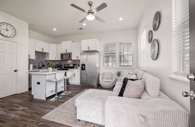 Modern and Serene Oasis-Mins from Downtown Houston