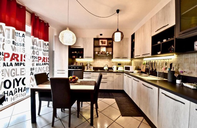 Modern apartment halfway between Milan and Como