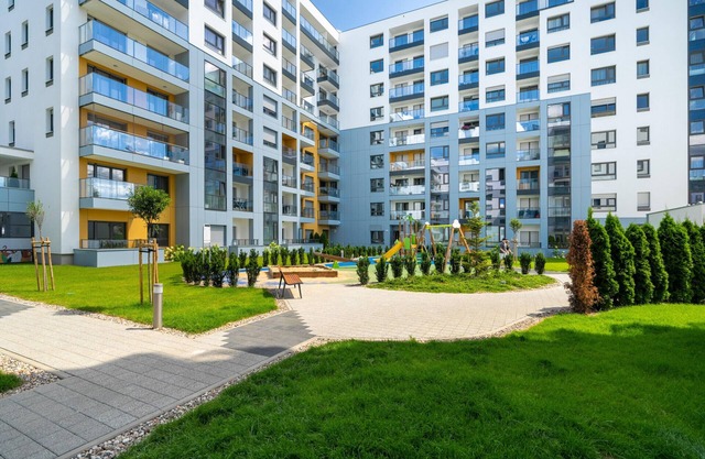 Modern Apartment in a Quiet District of Poznań | Parking