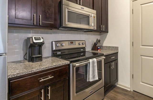 Modern Apartment in Prime Location (ID9491X71)