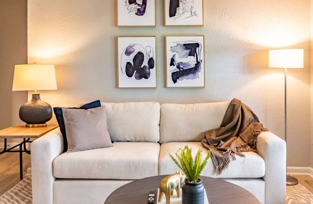 Modern Apartment in Prime Location (ID4935X54)