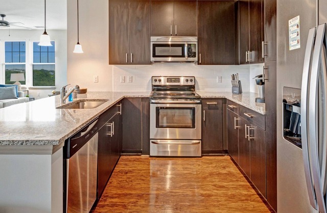 Modern Apartment in Prime Location (ID1958X23)