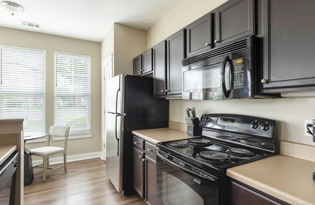 Modern Apartment in Prime Location (ID1381X280)