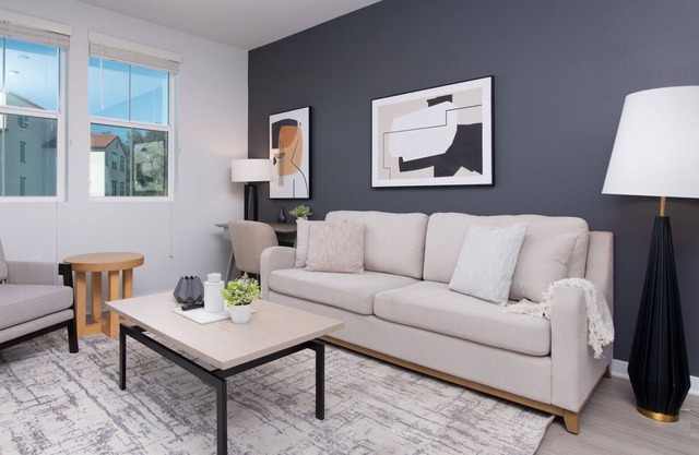 Modern Apartment in Prime Location (ID8563X36)