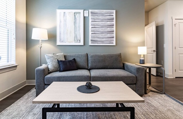 Modern Apartment in Prime Location (ID5438X58)