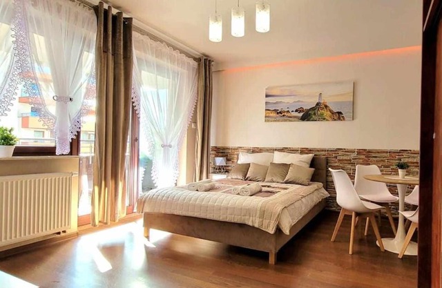 Modern Apartment SANDY BEACH down town, aquapark, free parking