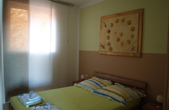 Modern apartment with unforgettable panoramic view of Lukovo Bay