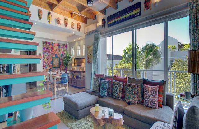 Modern & Artsy 3rd-Floor Penthouse w 600sqft Rooftop Terrace, Sleeps 6