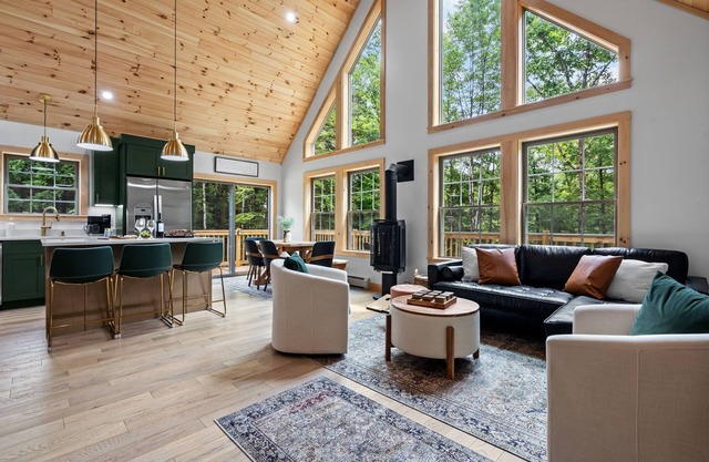 Modern Cabin:4BR/2BA 15min to Conway Fire Pit Family Fun