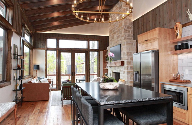 Modern Cabin on Monkey Island with Expansive Deck & Hot Tub!
