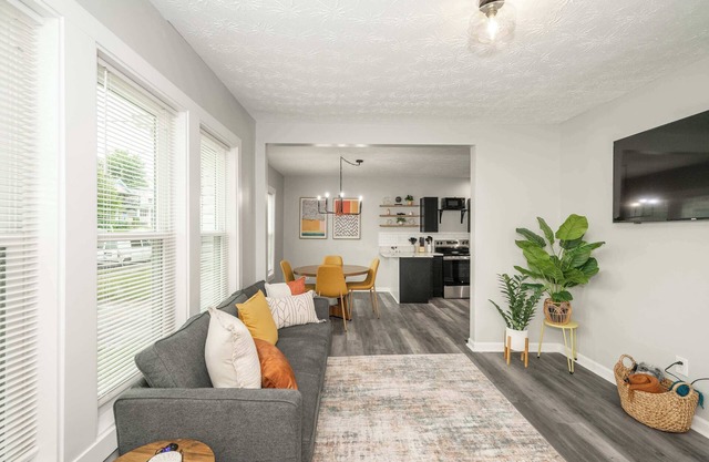 Modern Cincy Home – For 6