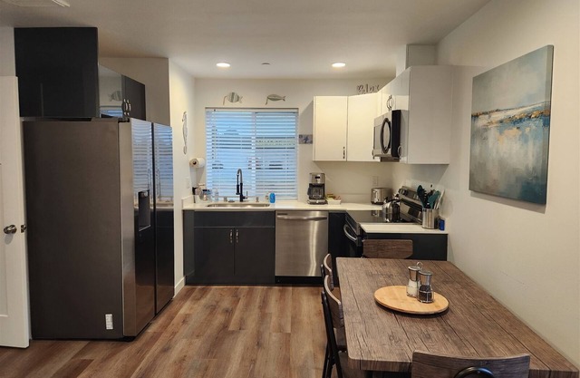 Modern Coastal Getaways # 1 ~ Brand New in Downtown Ocean Shores~