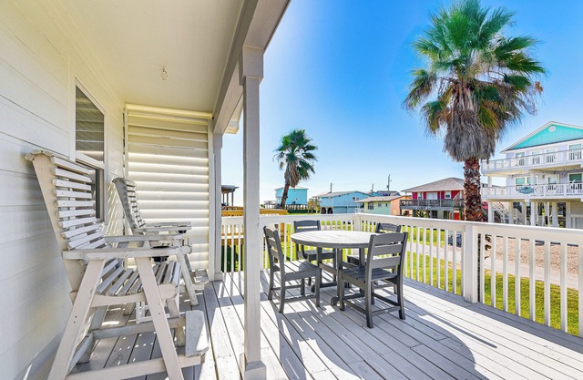 Modern Coastal Farmhouse: Walk to Surfside Beach!