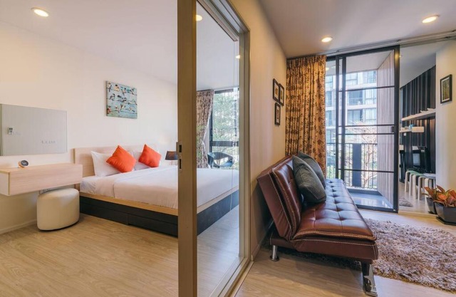 Modern Condo in Nimman (F309) by Pimolplace