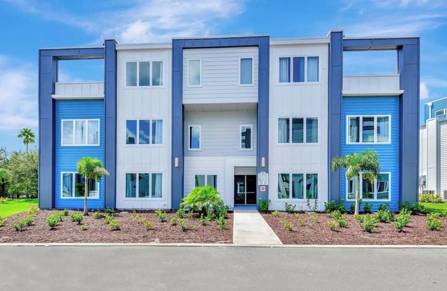 Modern Condo near Disney with Resort & Waterpark Access - B32-138