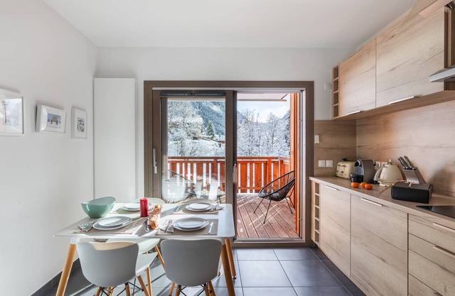 Modern, cosy 4-person flat - close to the centre and skiing