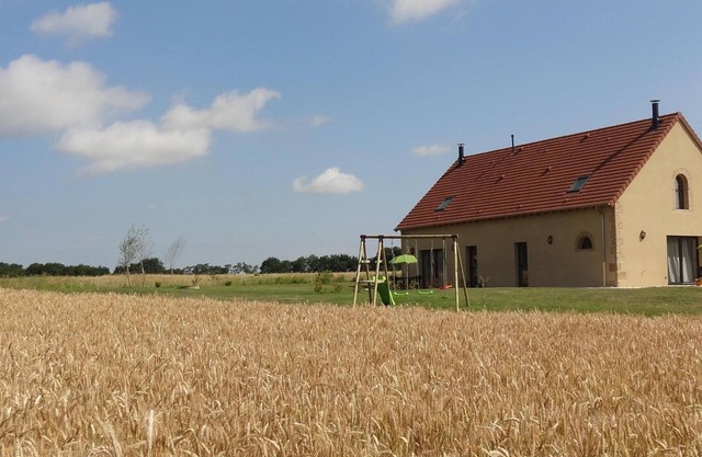 Modern Cottage with Nature View, WiFi Included