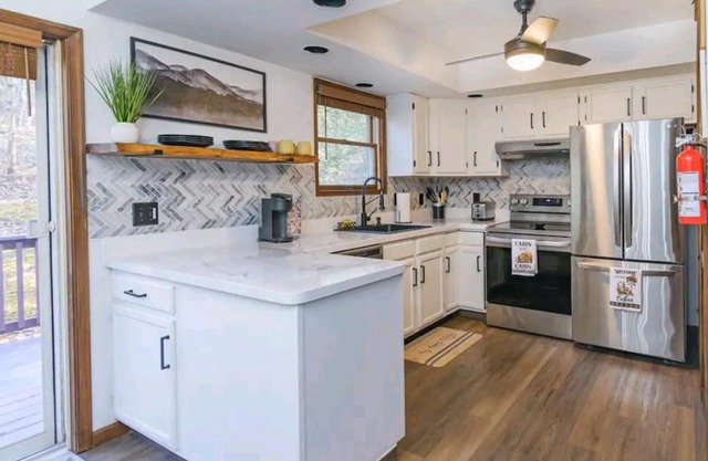 Modern Cozy Cabin in the Poconos Mountains Bushkill Falls