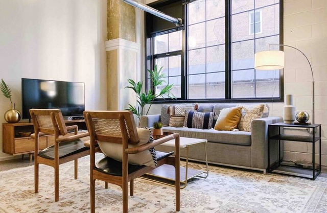 Modern Downtown Loft on Gay St