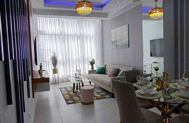 Modern elegant 2 bedroom 2 bath condo with pool and gym