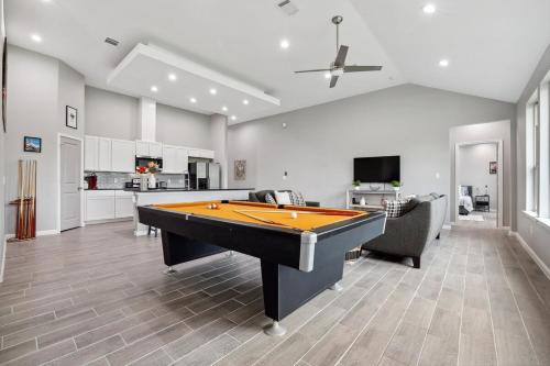 Modern Escape in Cedar Creek