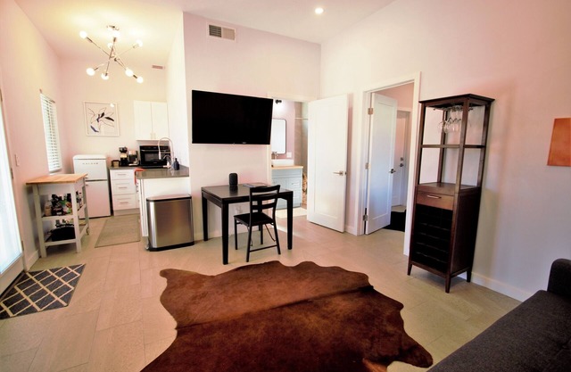 Modern Executive Suite w/kitchenette and laundry