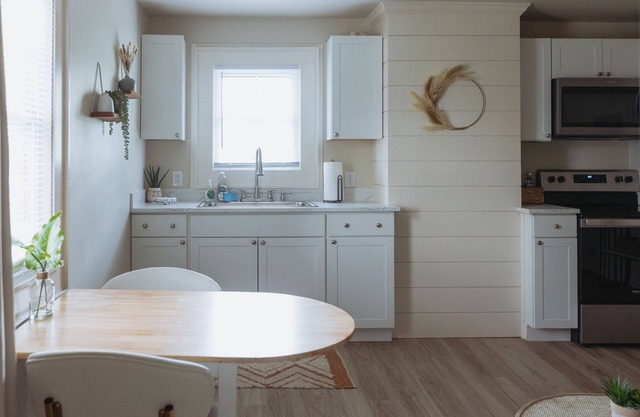 Modern Farmhouse 1 Bed in Johnson City