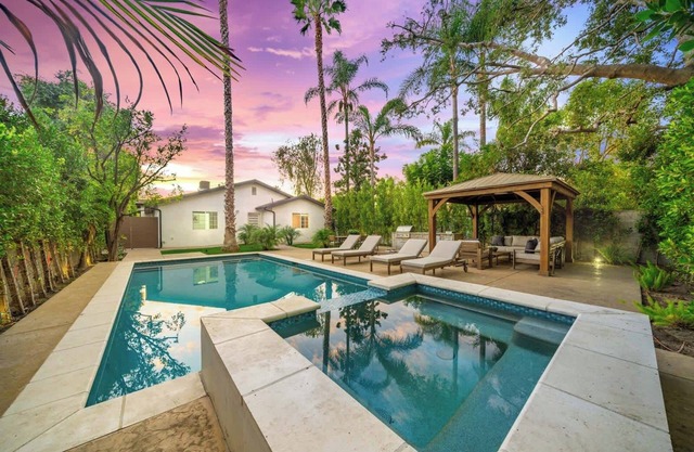 Modern Fulton Villa - 7 BR, Pool, Hot Tub!