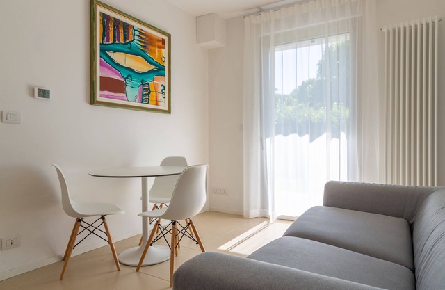 Modern Holiday Apartment "Baseventuno 3" With Pool